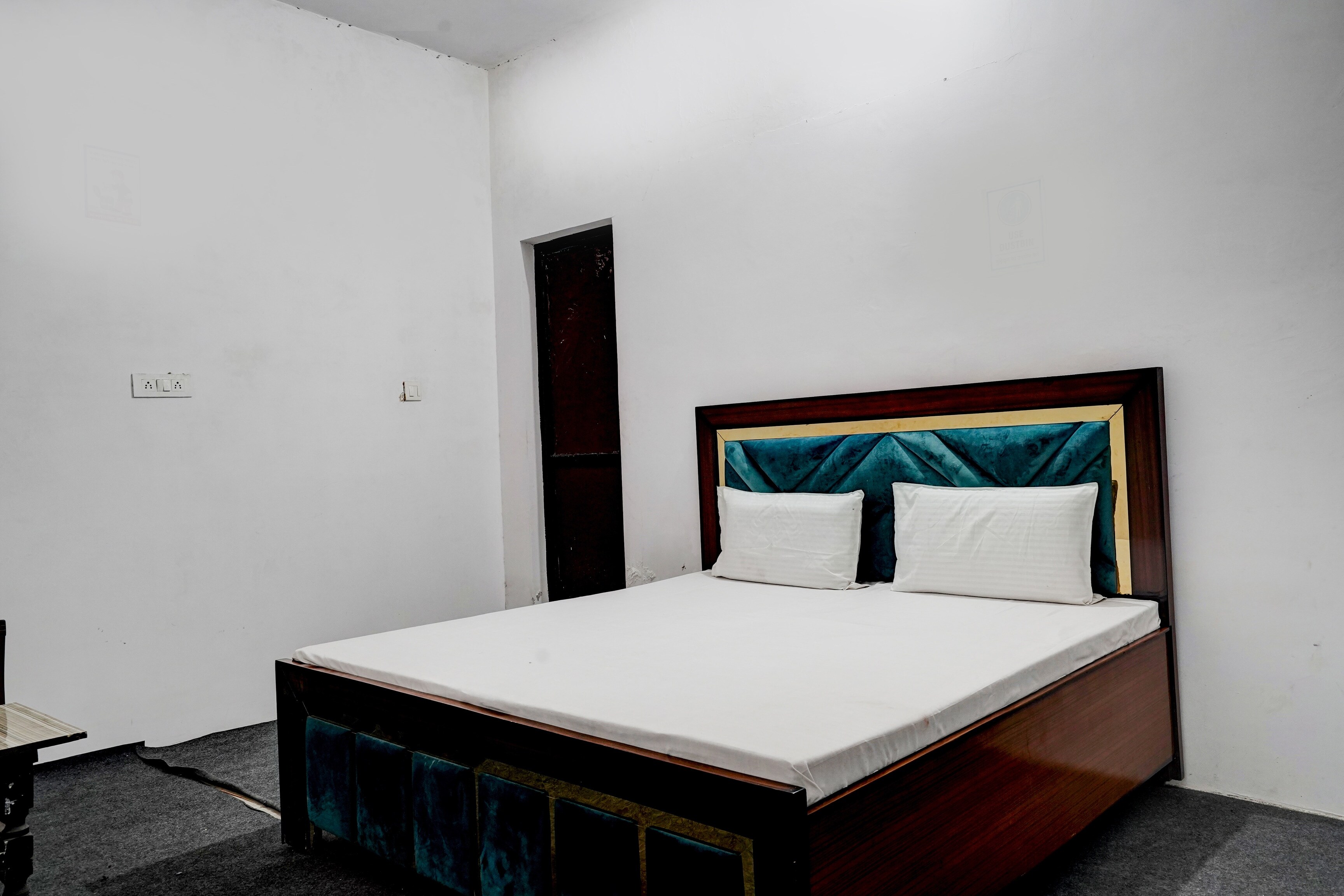 Hotel O New Diamond - Tap to explore photos