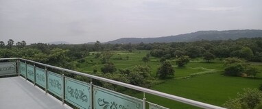 Pari Holidays