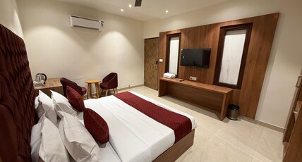 Hotel Tranquil Room Type - Deluxe Room with City View