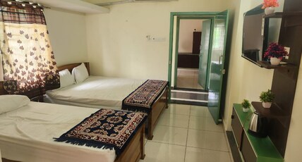COMFORT INN Room Type - TRIPLE DELUX BED ROOM
