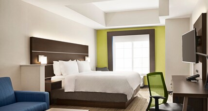 Holiday Inn Express Hotel & Suites Durant Room Type - 1 King Bed Suite