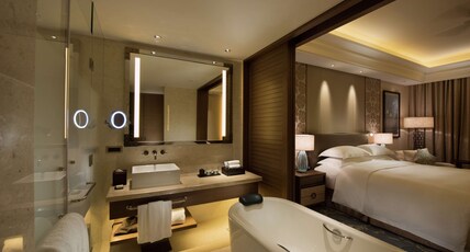 Hilton Haikou Meilan Room Type - KING EXECUTIVE ROOM