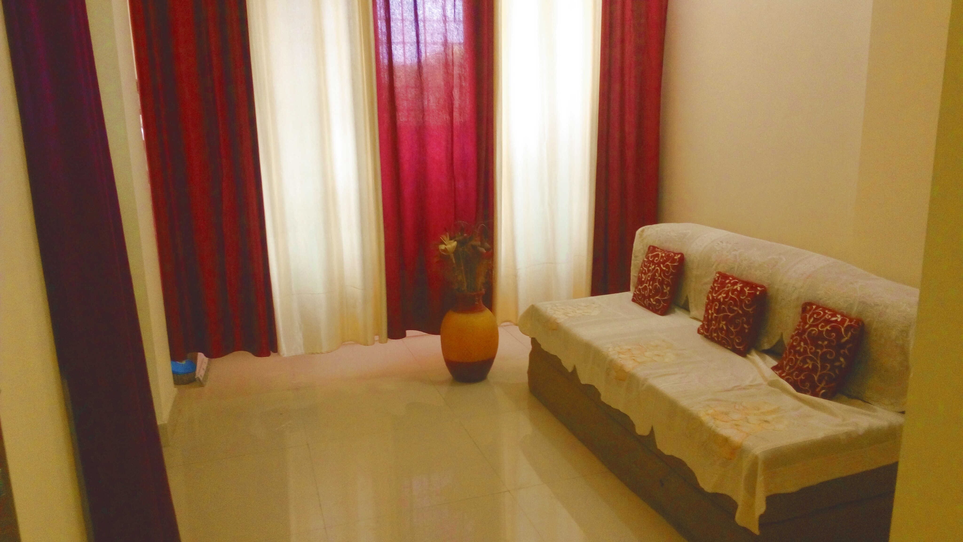 Artistic Homestay - Tap to explore photos