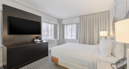 The Capital Hilton Room Type - 1 KING BED DELUXE ROOM