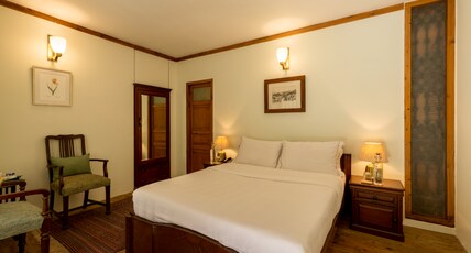 ama Stays & Trails | Ballyhack Cottage,Shimla Room Type - White Oaks 4 Bedrooms