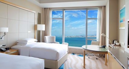 DoubleTree by Hilton Hotel Xiamen - Wuyuan Bay Room Type - TWIN DELUXE SEA VIEW