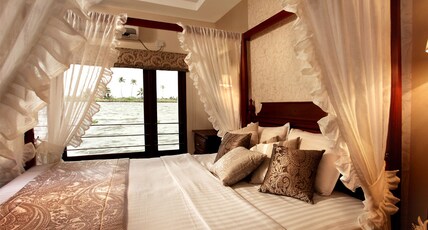 Spice Routes Luxury Cruise Room Type - Cinnamon 3 Bedroom Luxury Houseboat