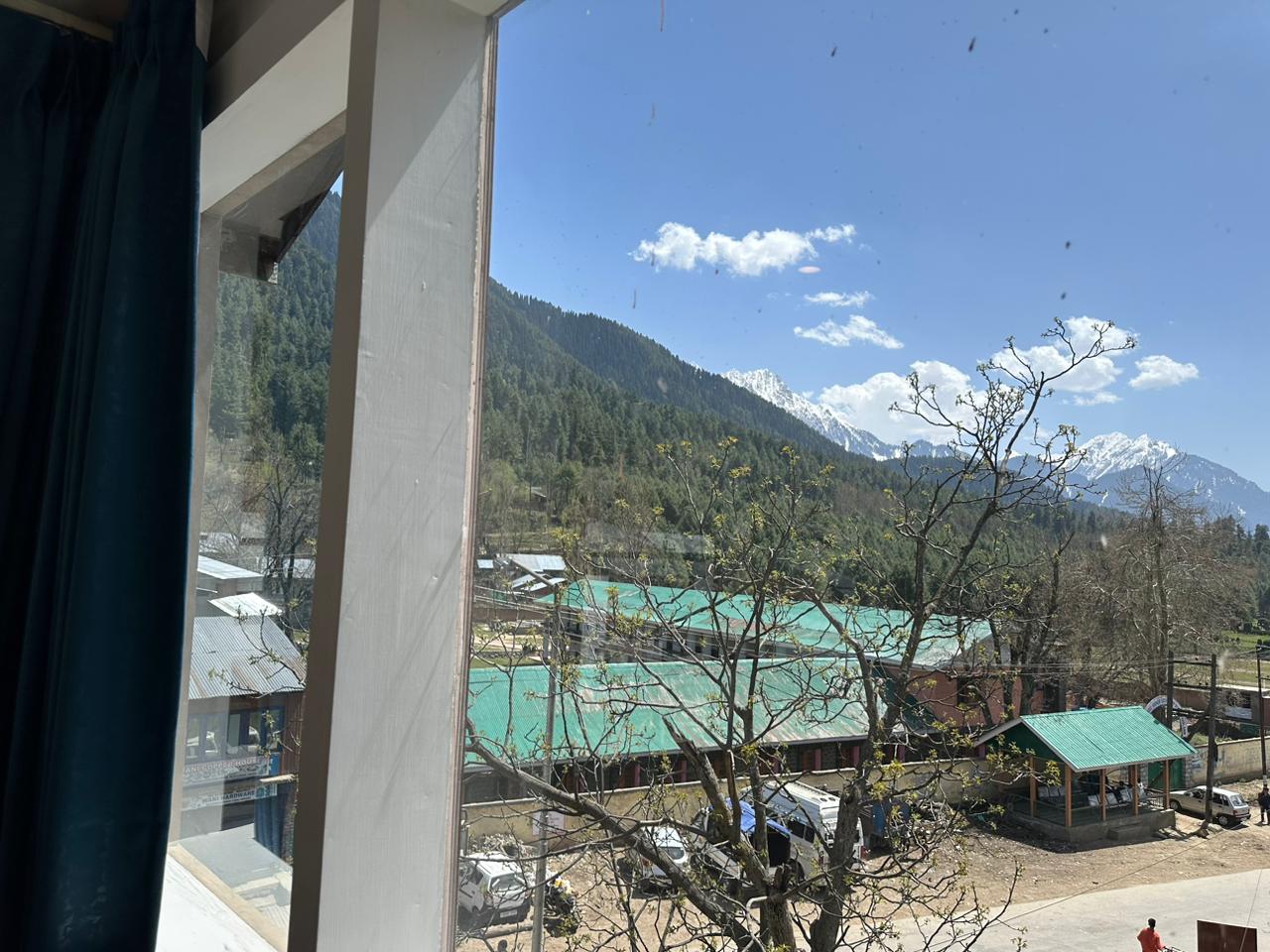 Hotel Fifth Season Pahalgam - Tap to explore photos
