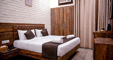 Hotel Imperial Stayz Sector 42 Room Type - Deluxe Room With Balcony