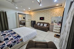 Spacious Luxury RK | Fully Equipped Cozy