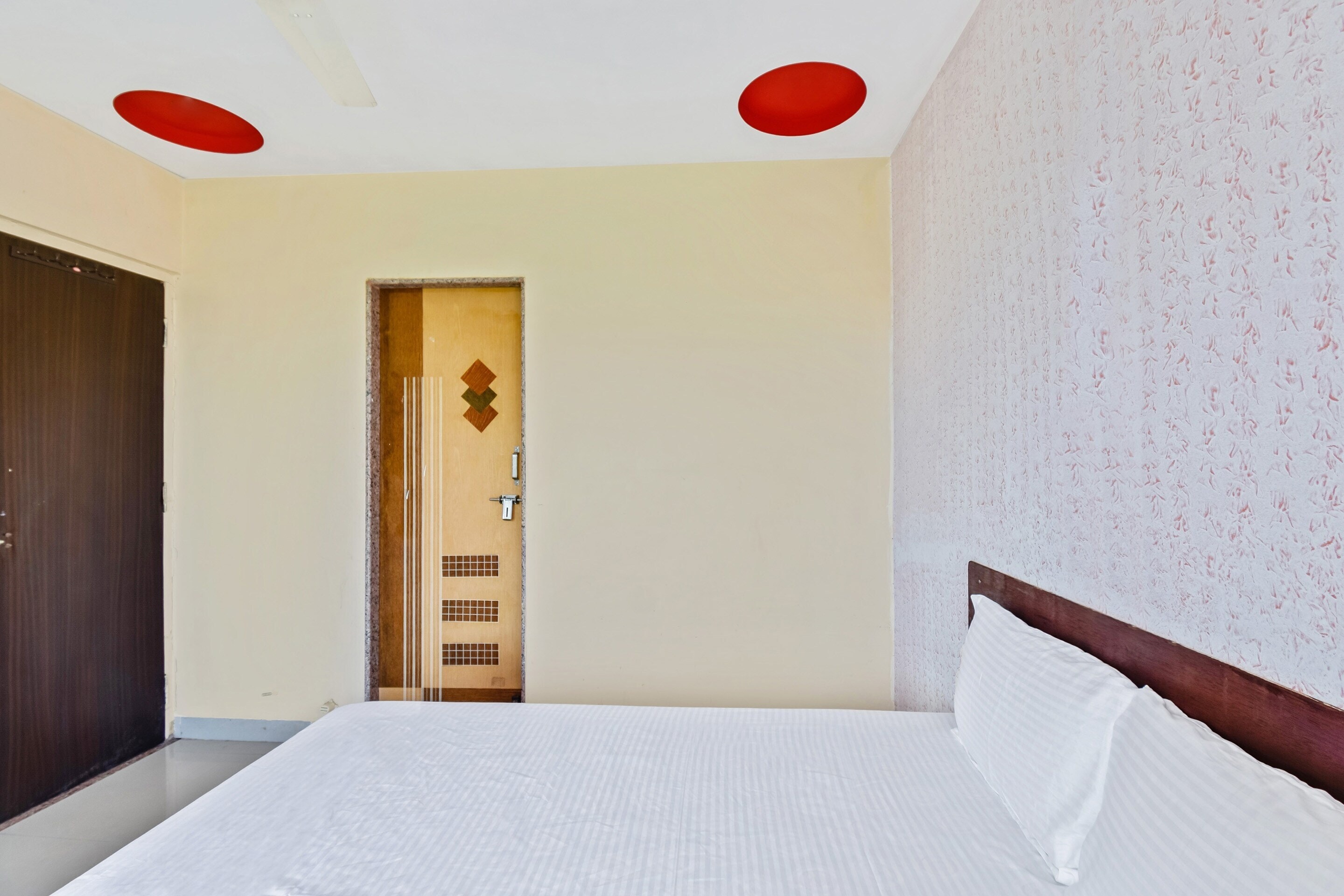 SPOT ON Hotel Sai Jeeva Residency - Tap to explore photos