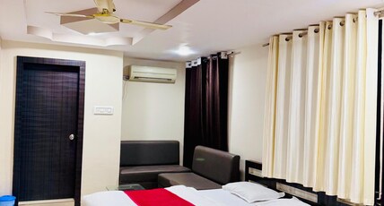 HOTEL RAJ INN RESTAURANT & BAR Room Type - Family Room