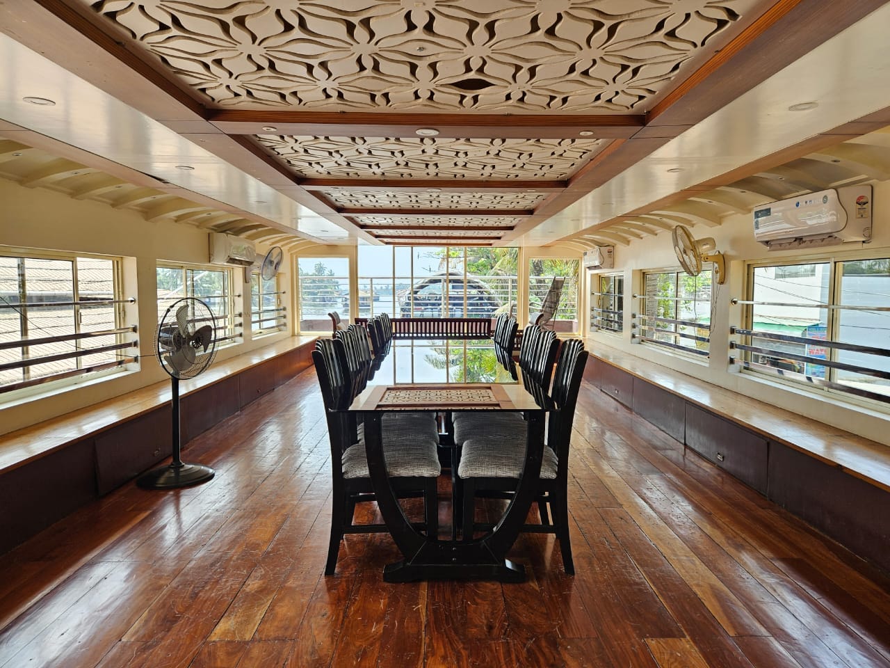My Trip Houseboats - Tap to explore photos