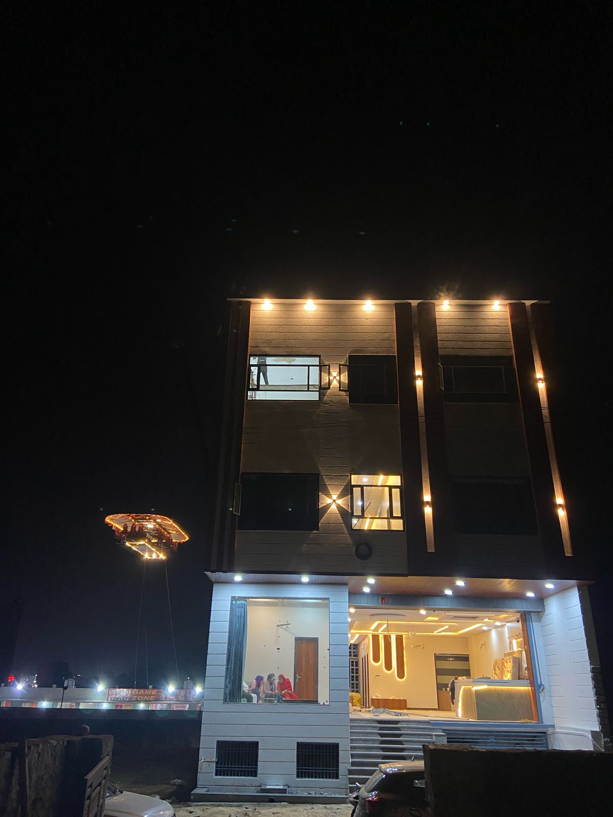 Hotel Vasudev- Near Toran Gate - Tap to explore photos