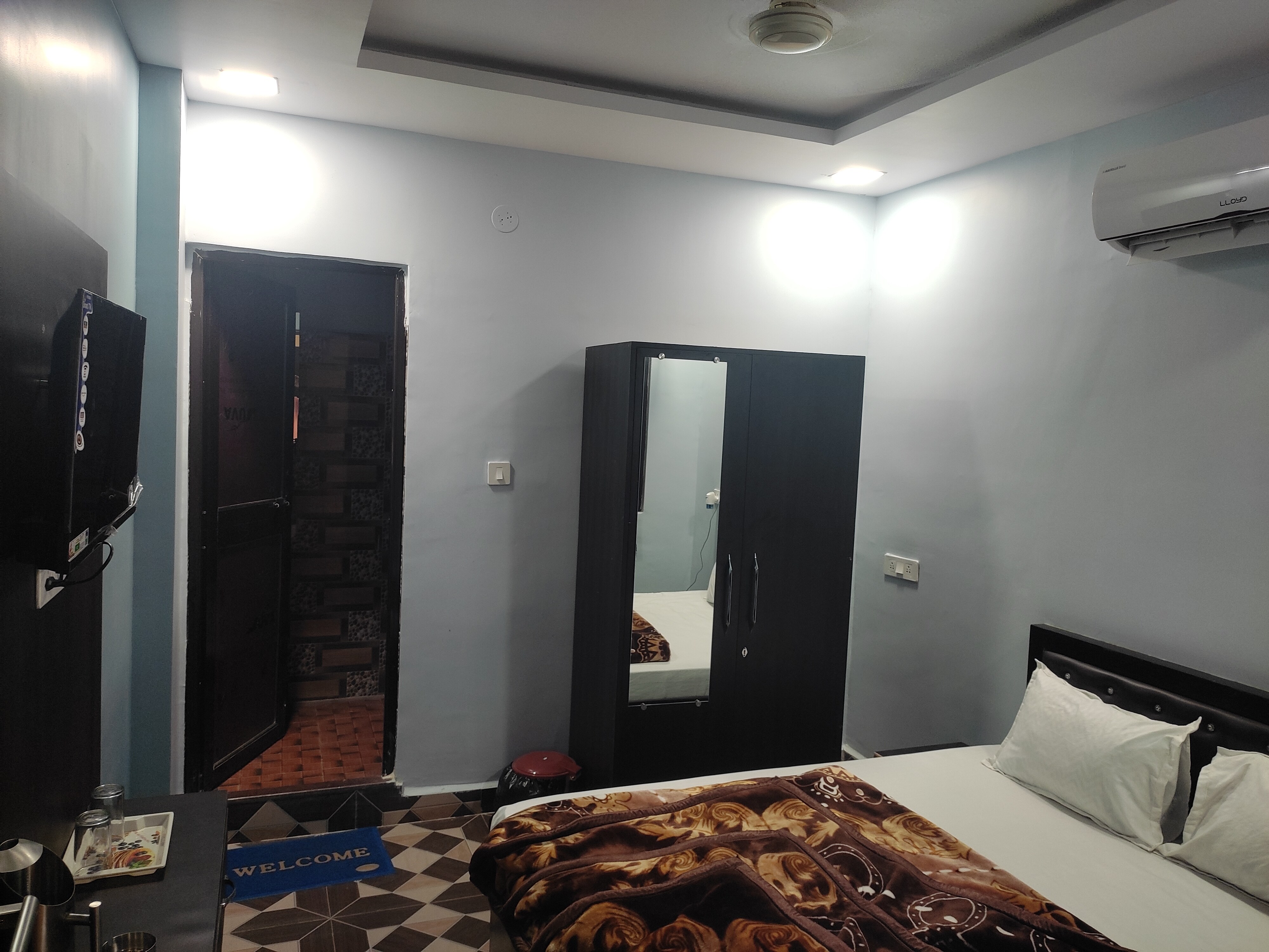 ANAND PRAKSH & SHAHI DARBAR RESTAURANT - Tap to explore photos