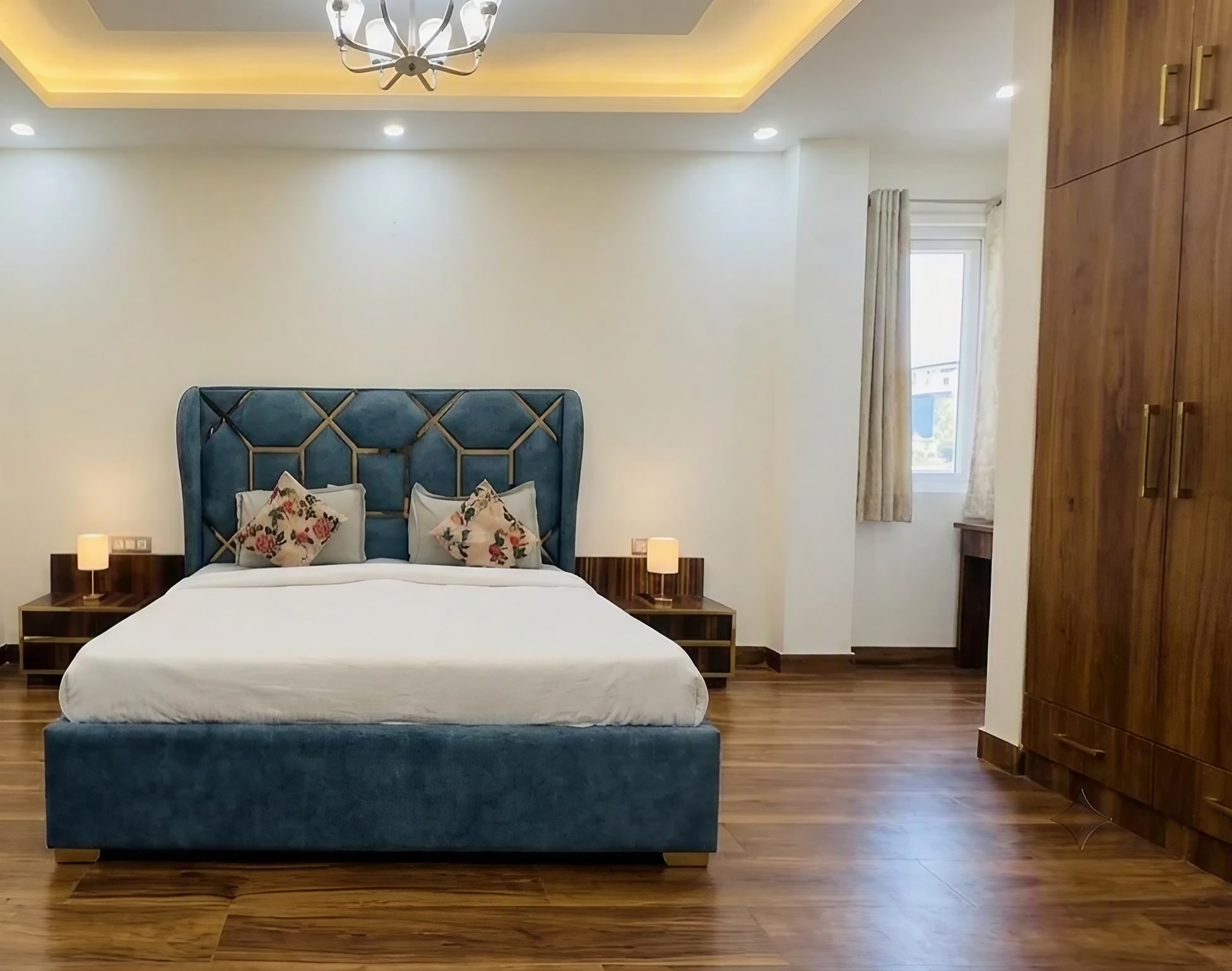 Fortune Home Service Apartment E-120 3BHK Saket - Tap to explore photos