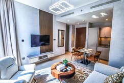 Luxury 1BR Holiday Home CVR A3002 near Burj Khalifa