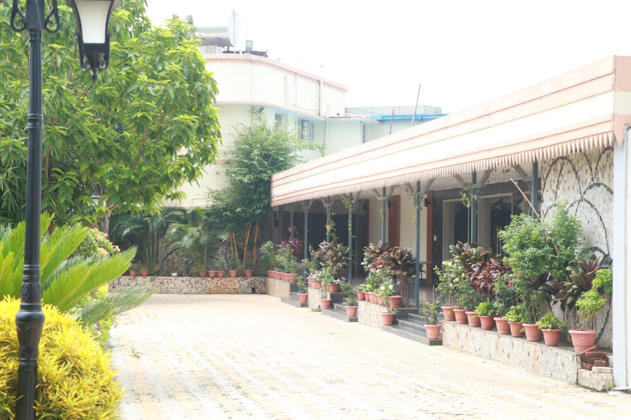 Hansa Garden - Tap to explore photos