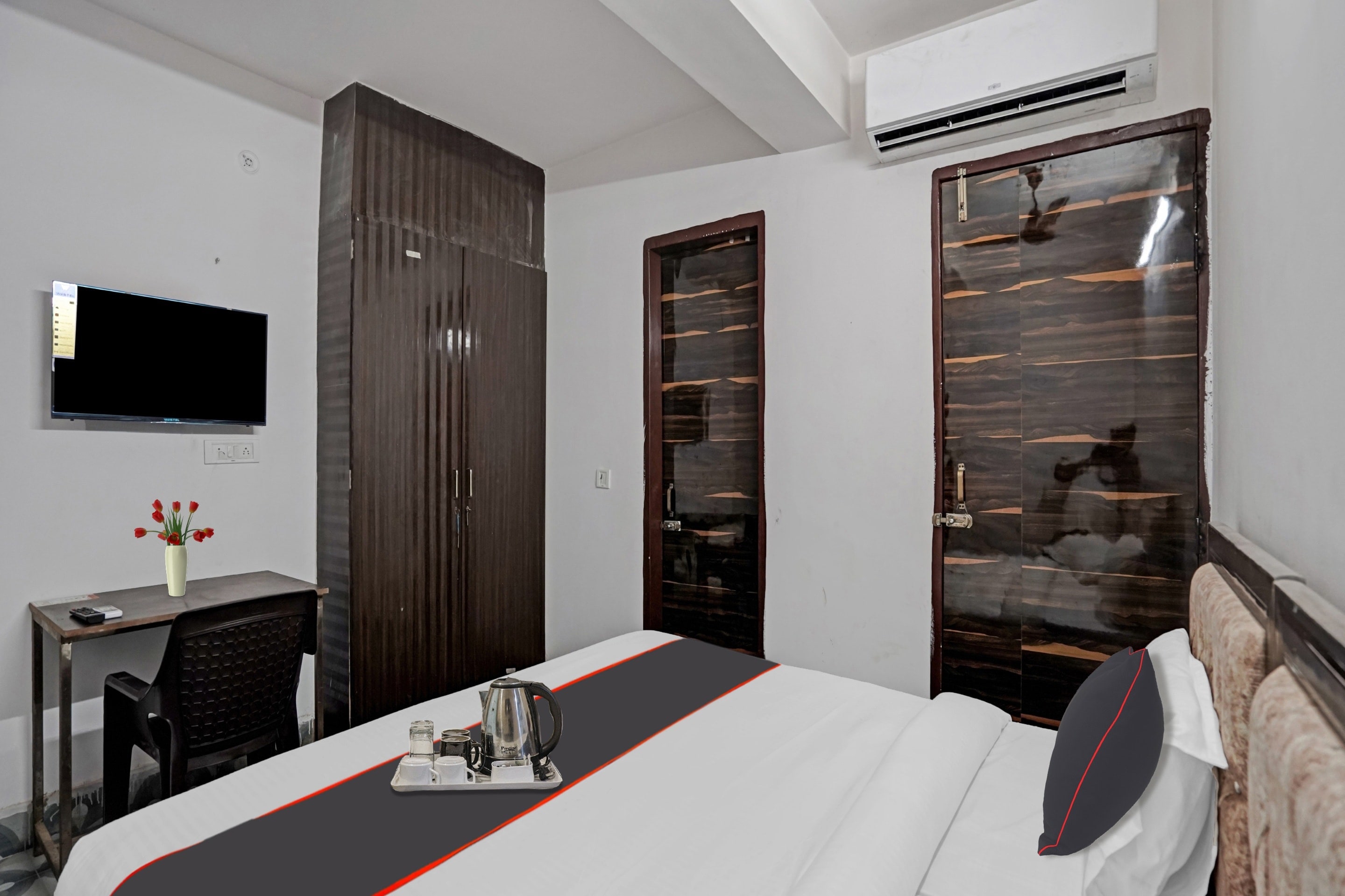 Hotel O SK Residency Rohini - Tap to explore photos