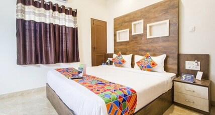 FabHotel Crown Suites - Nr. Sony Signals Room Type - Deluxe Room