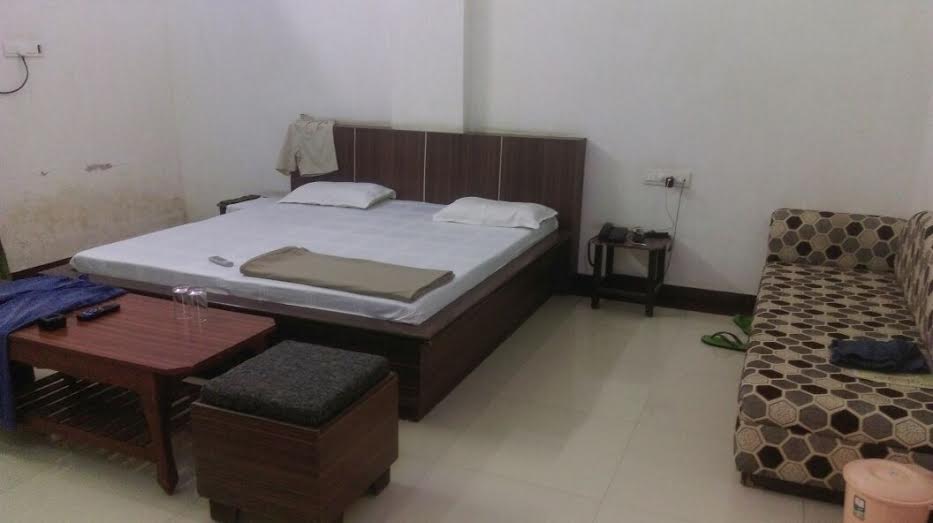 Hotel Jayka - Tap to explore photos