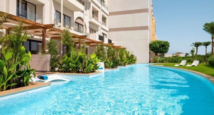 M Room Type - Swim up Rooms Queen Bed Adults only
