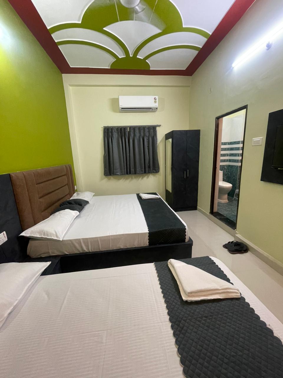 Sharmaji apartment - Tap to explore photos