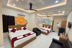 JAY & JAS Hotel