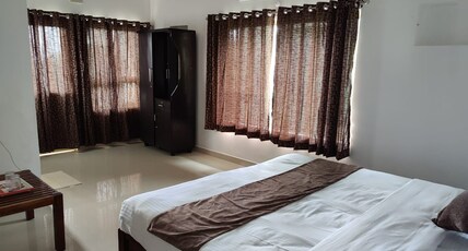 3R Residency Rooms and Hostel Room Type - Deluxe Rooms