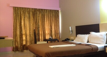 Hotel Excellency Room Type - Deluxe Room