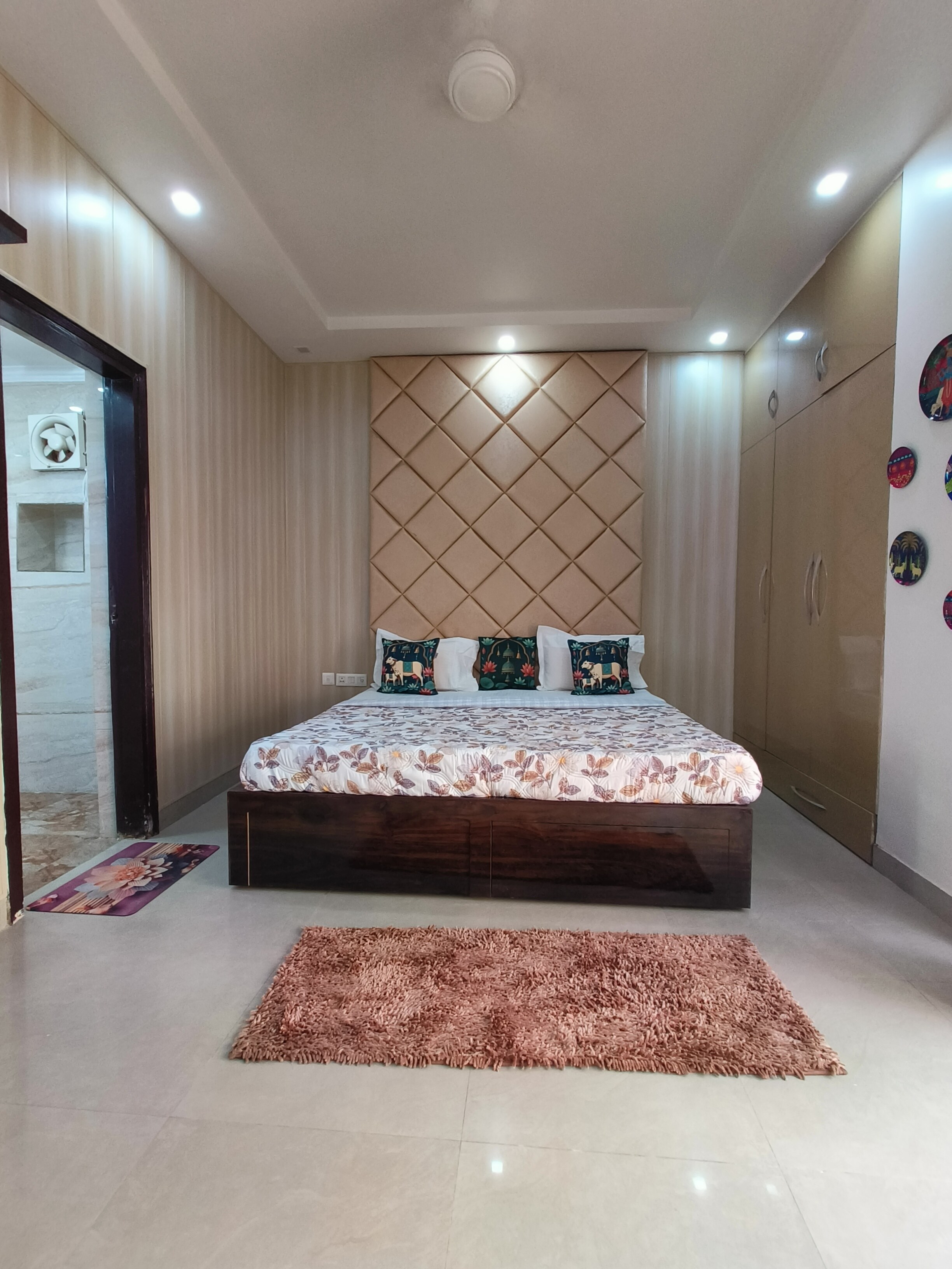 Shyama Shyam kutir 2BHK luxurious apartment - Tap to explore photos