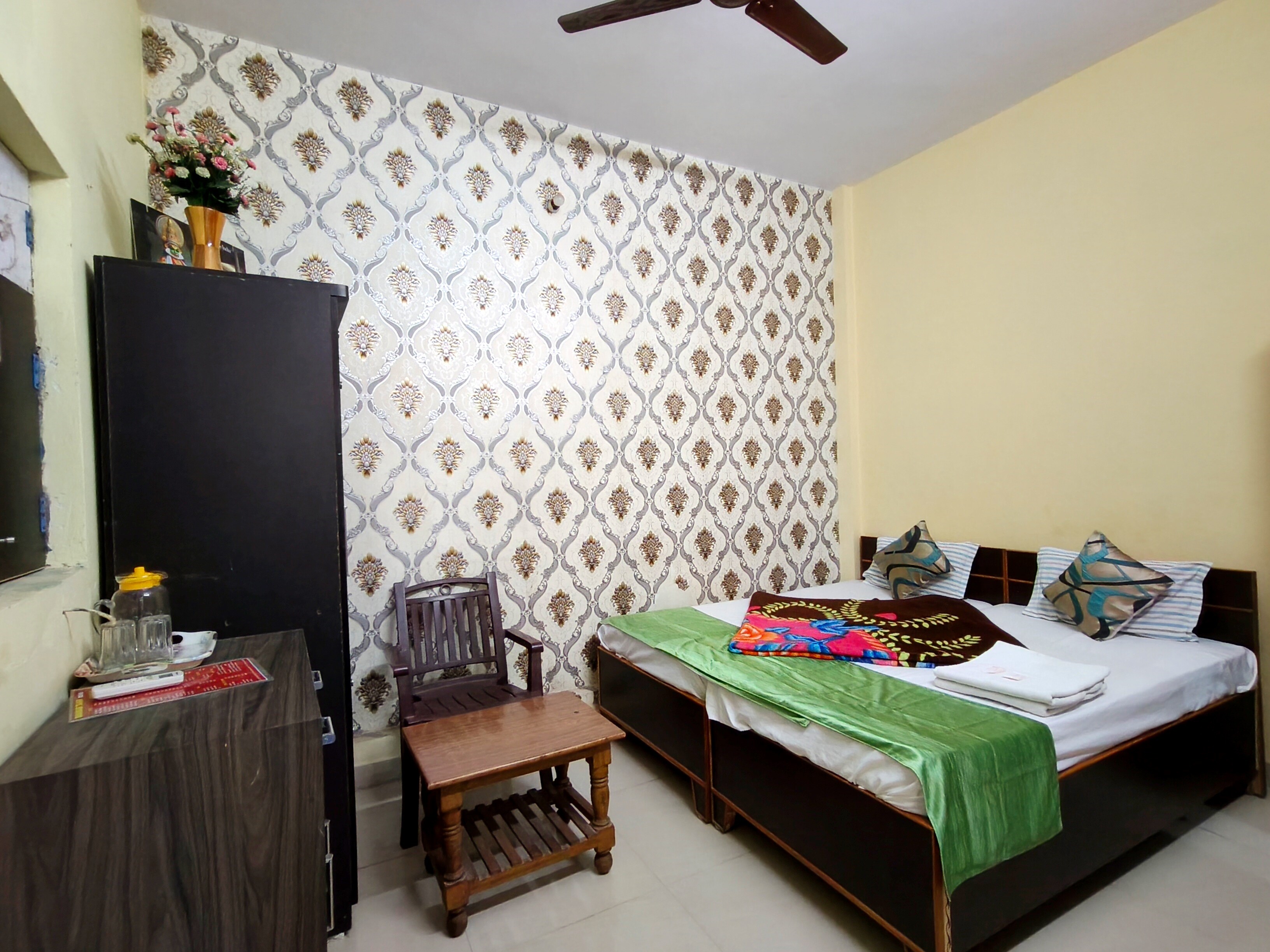Golden River Homestay - Tap to explore photos