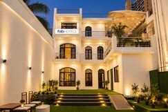 FabHotel Signature Luxe Inn - Chhattarpur