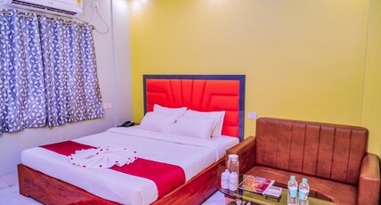 Hotel S S Plaza Room Type - Deluxe king