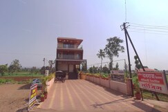 Hotel Dhanraj Deluxe Kolhapur Maharashtra