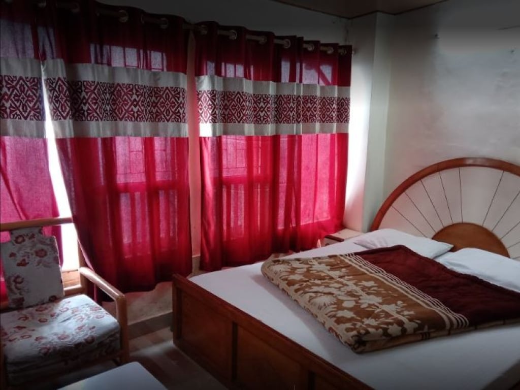 Hotel Batra - Tap to explore photos
