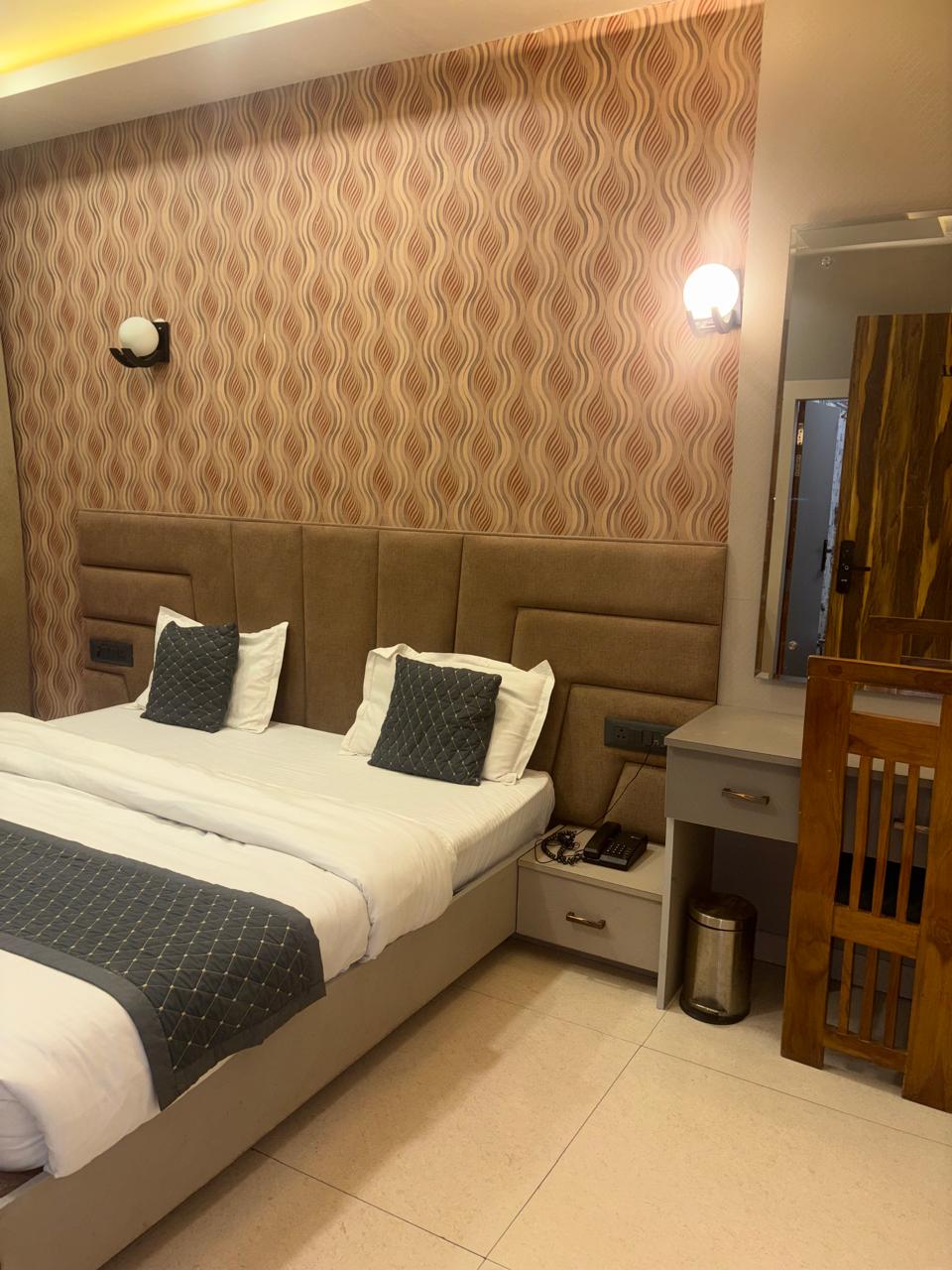 Oly Hotel Rajshree - Tap to explore photos