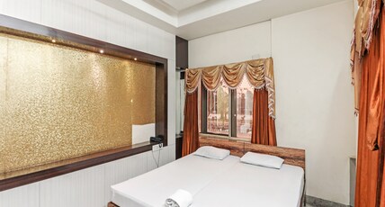 Hotel Rupasi Bangla Room Type - Standared Deluxe Room