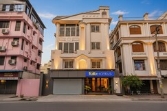 FabHotel Luxor - Nr. Acropolis Mall