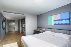 Komune Living & Wellness in the Park