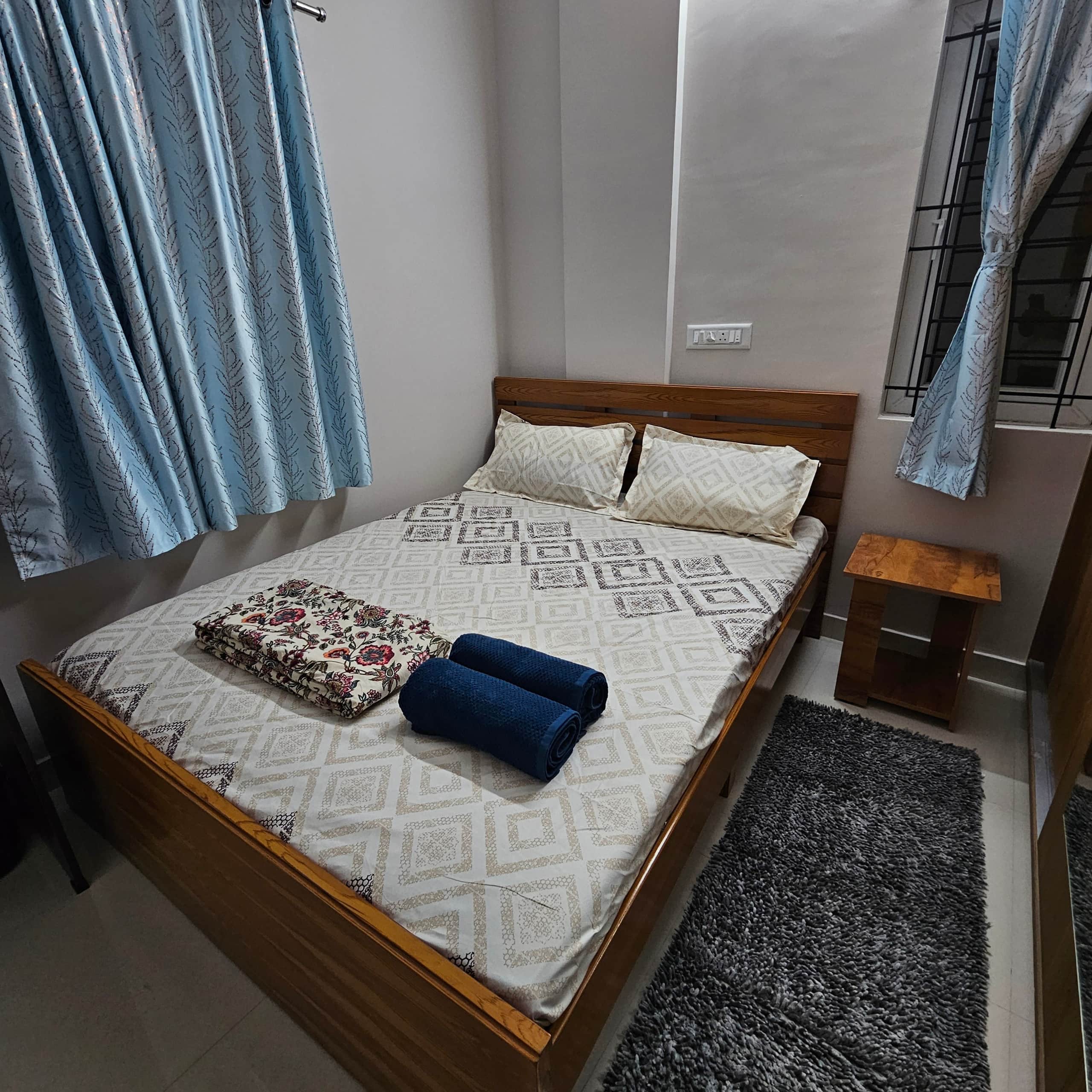 HSR - Executive 1BHK | Quite | Close to Tech Parks - Tap to explore photos