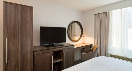 Hampton Inn Manhattan Chelsea Room Type - KING STANDARD NON SMOKING