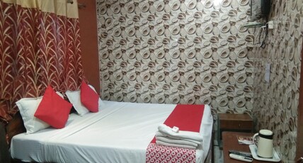 Hotel Rashmi Room Type - Standard Double Room (Non Ac)