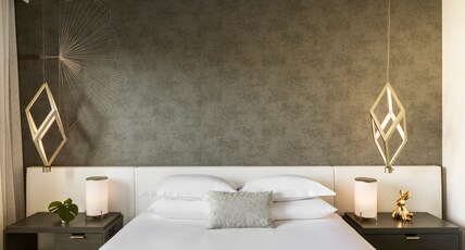 Kimpton La Peer Hotel, an IHG hotel Room Type - 1 King Studio Suite Accessible Tub