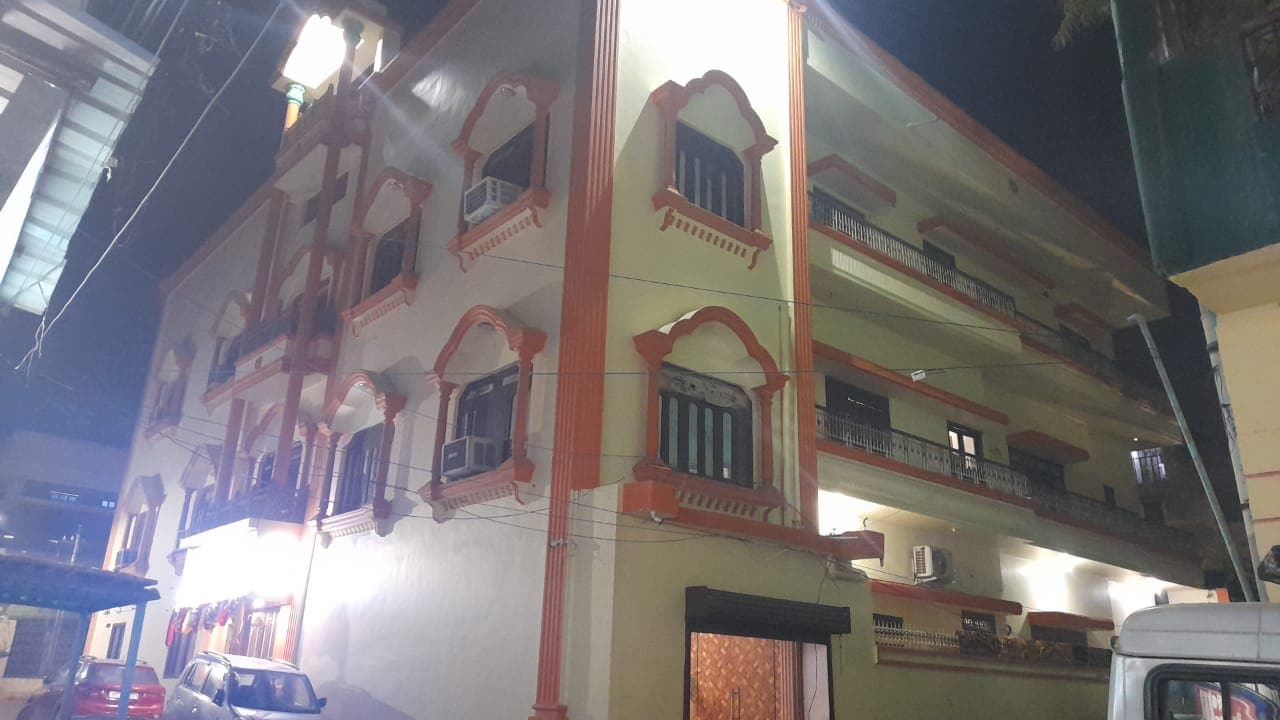 Diamond Palace - Tap to explore photos