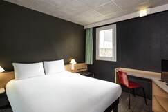 ibis Lannion Cote de Granit Rose