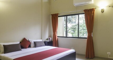 Center 1 Suites Room Type - Deluxe AC Room
