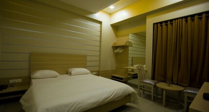 Bhondawe Palace Room Type - Deluxe Room Non Ac