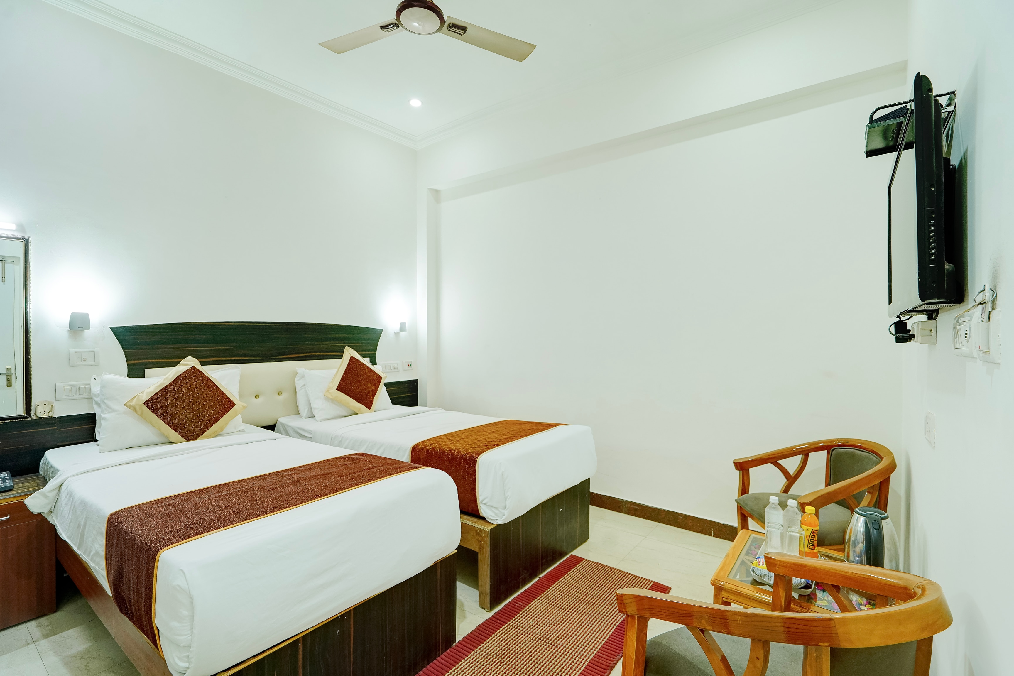 Rajmora Marit Hotel Agra - Tap to explore photos