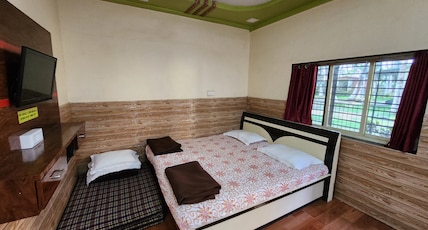 VASANTSHRUSHTI KRUSHI PARYATAN KENDRA Room Type - Semi Deluxe VASANTSHRUSHTI KRUSHI PARYATAN KENDRA Room Type - Semi Deluxe
